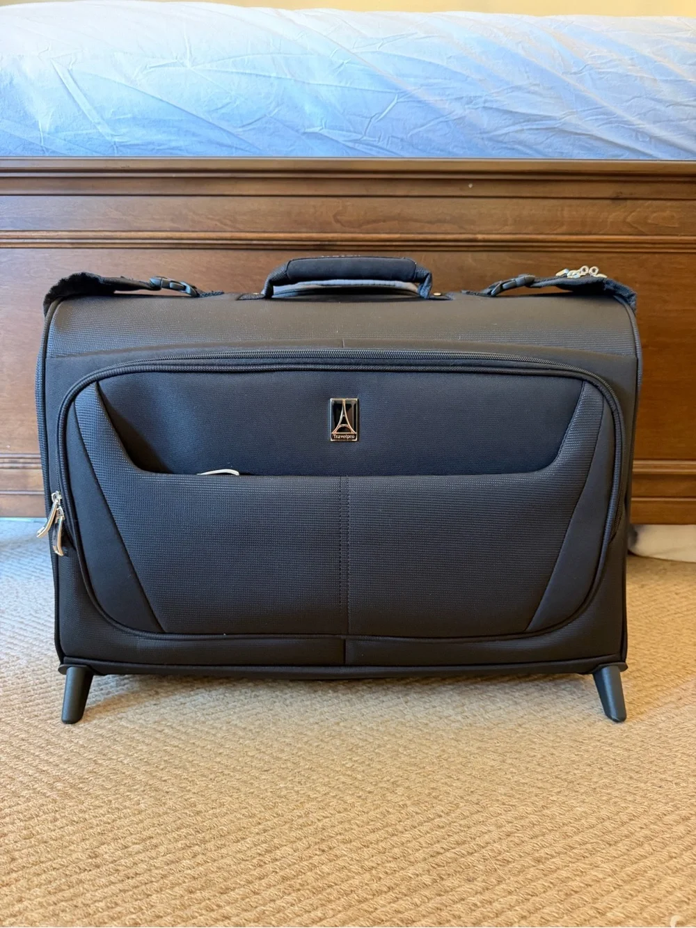 TravelPro Maxlite 5 Rolling Carry-On Garment Bag